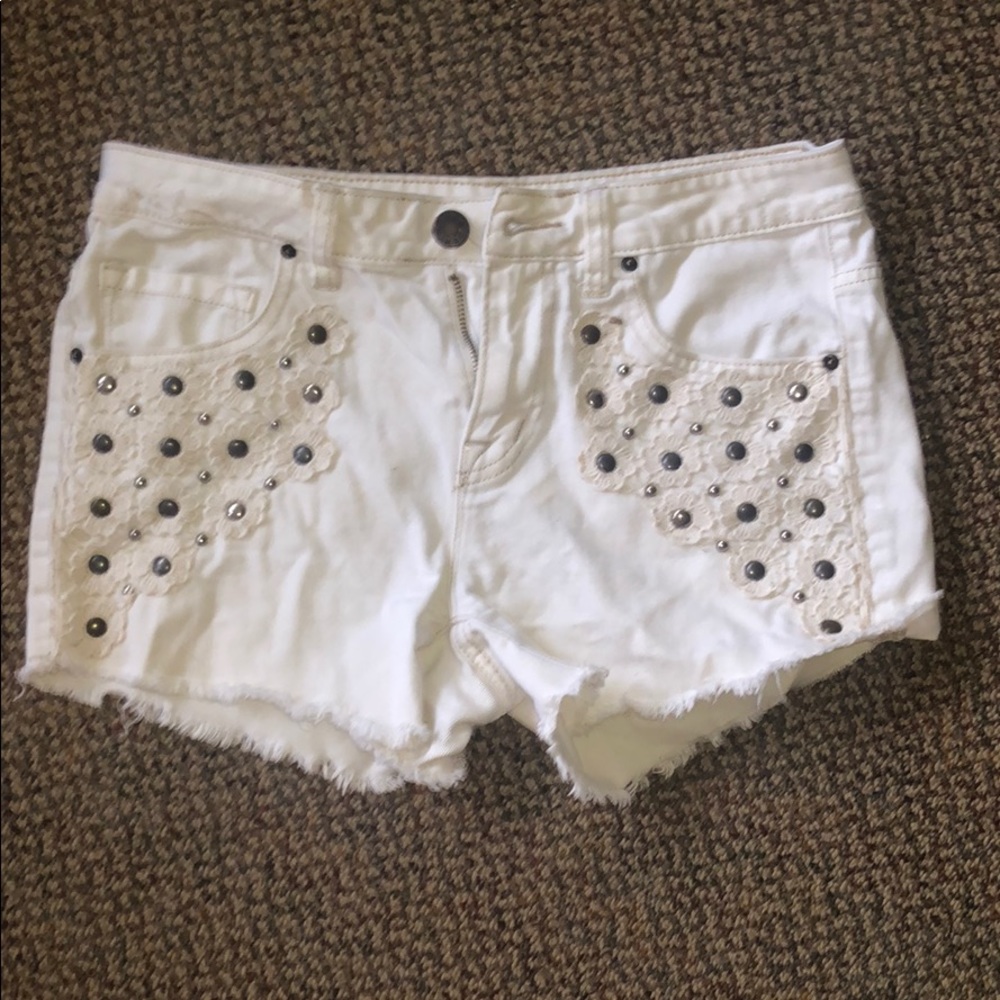 Mid Rise Studded Floral Shorts